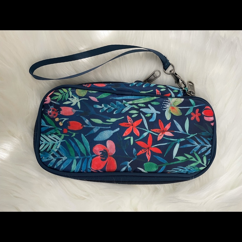 ⭐️ Fashionable Pencil Case